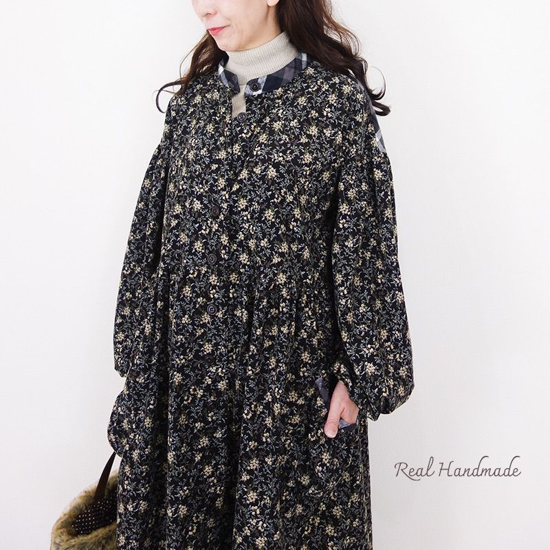 ブラック小花コーデュロイと起毛タータン ふんわりギャザー羽織りワンピース