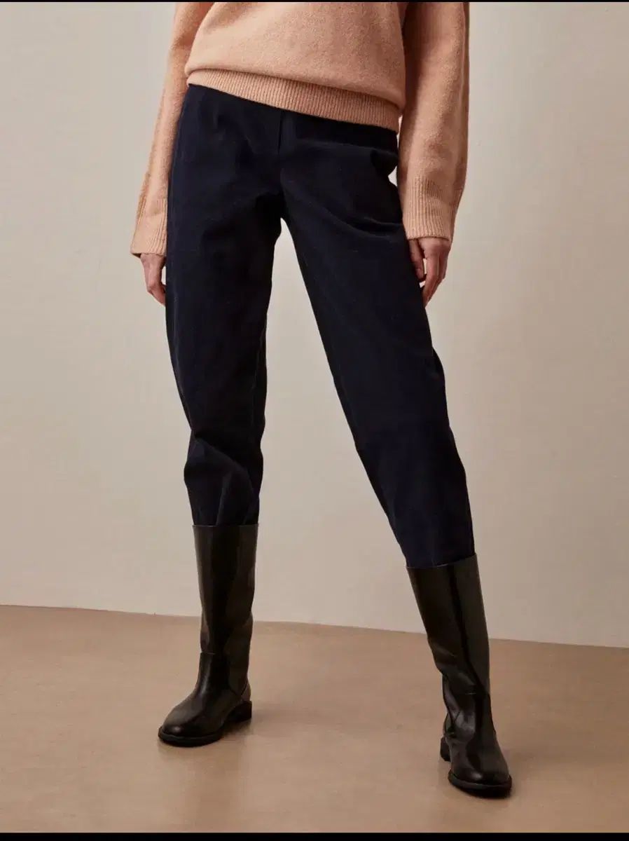 アッテヴァネッサ ブリューノ ネイビー パンツ