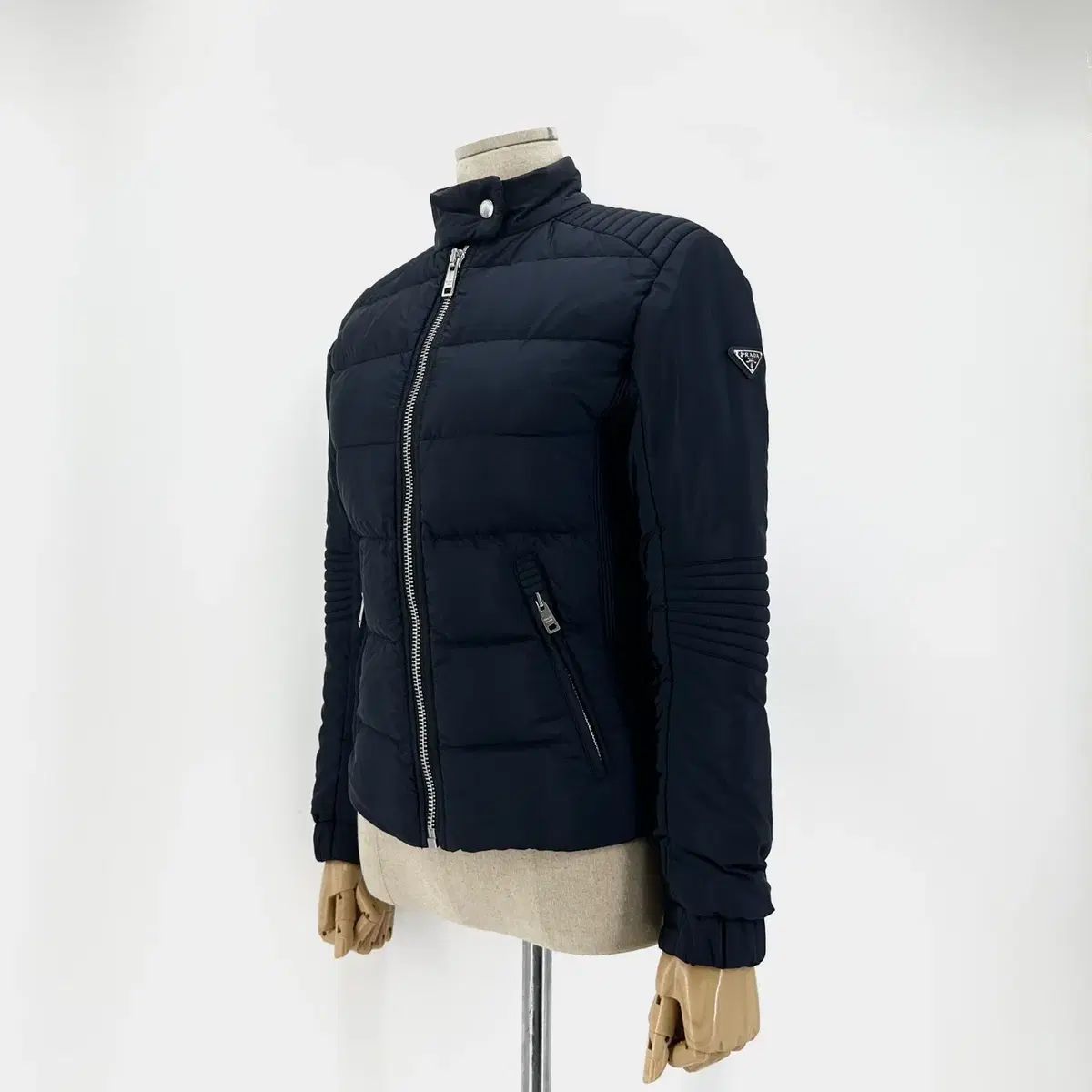 PRADAダウン PRADA レディース バイカー ショートダウン アウター - メルカリ