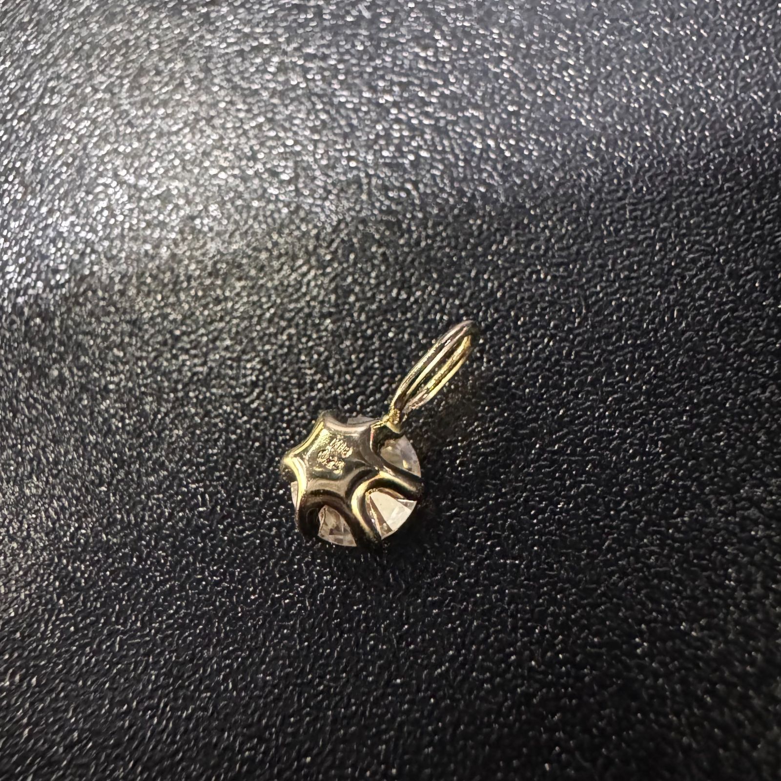 コマ K18 ネックレストップネックレストップ/0.25ct　0.2g B25103543 K18 コマ ネックレストップネックレストップ&frasl;0.25ct K18WG メルカリ 釣り針ペンダントトップ