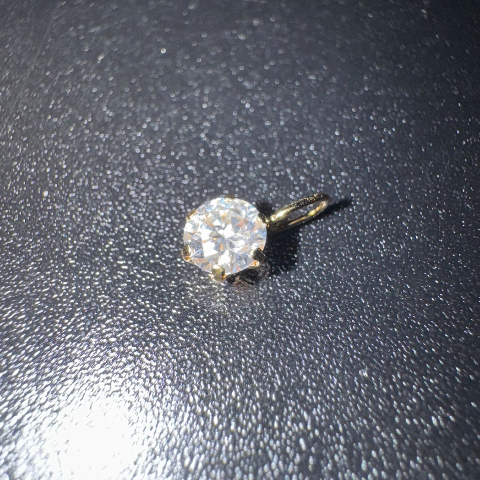 コマ K18 ネックレストップネックレストップ/0.25ct　0.2g B25103543 K18 コマ ネックレストップネックレストップ&frasl;0.25ct K18WG メルカリ 釣り針ペンダントトップ