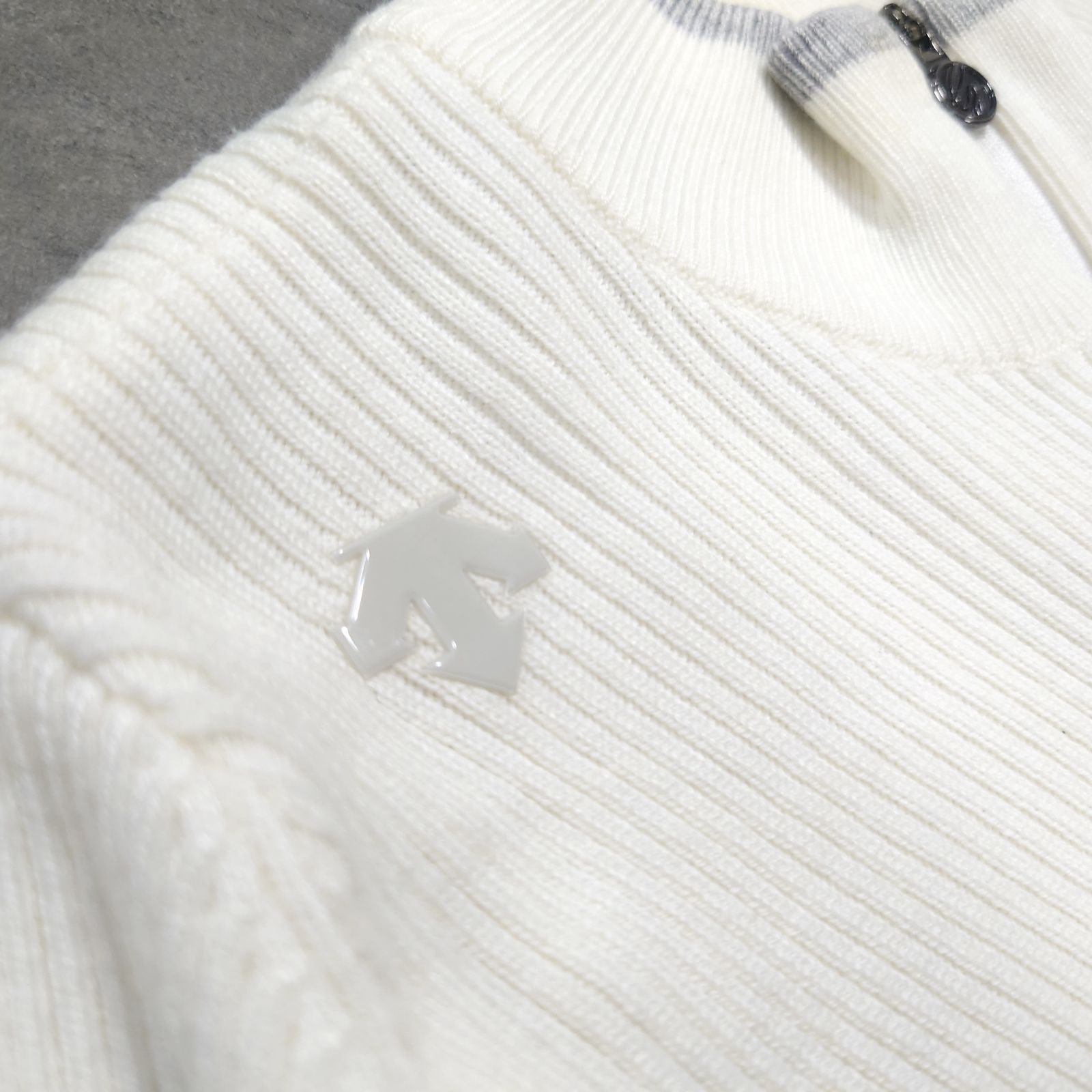 値下げセール❗️ DESCENTE GOLF ニットセットアップ 極美品 DESCENTE GOLF ニットセットアップ ゴルフニット レディース