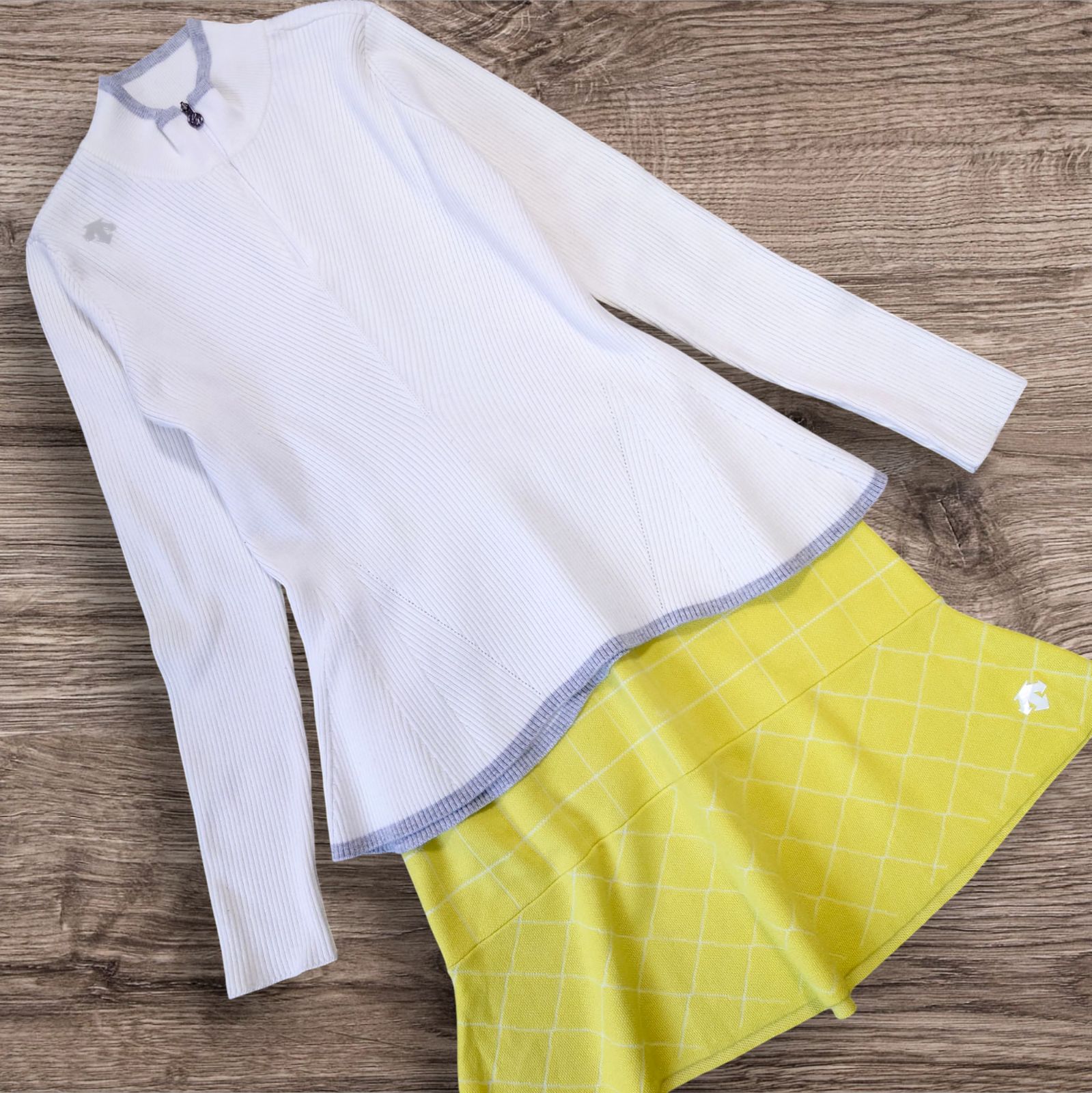 値下げセール❗️ DESCENTE GOLF ニットセットアップ DESCENTE GOLF ニット セットアップ（トップス＋スカート）サイズL