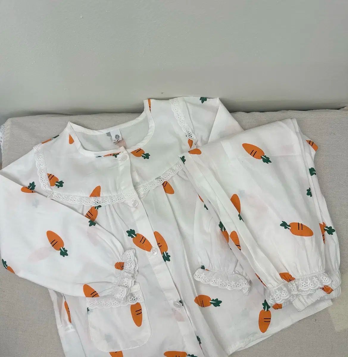 爆買い，SALE 新品 ユア(YOOA) ニンジン パジャマ セット その他