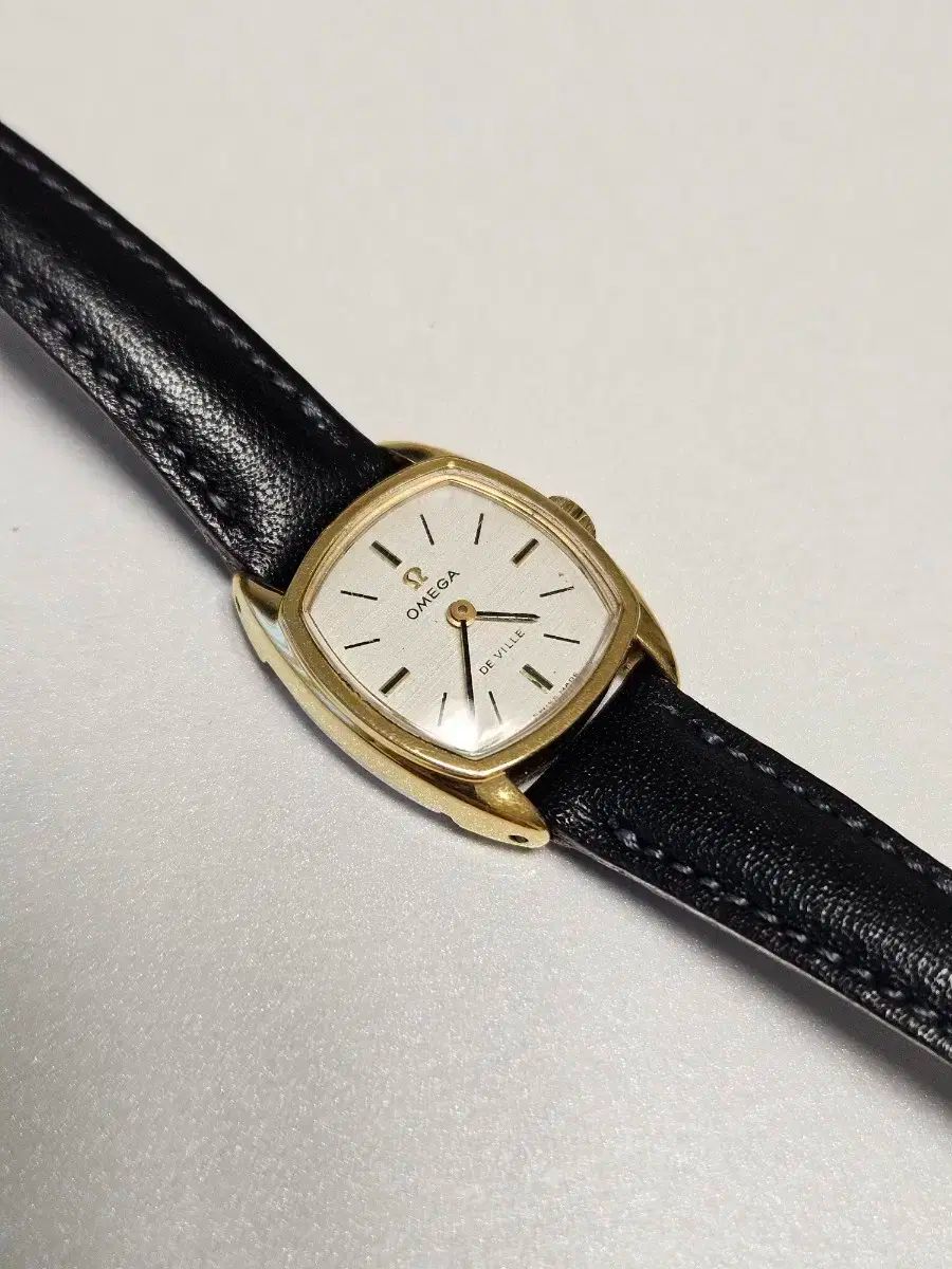 OMEGA デビル 手巻き ゴールド レディース 時計