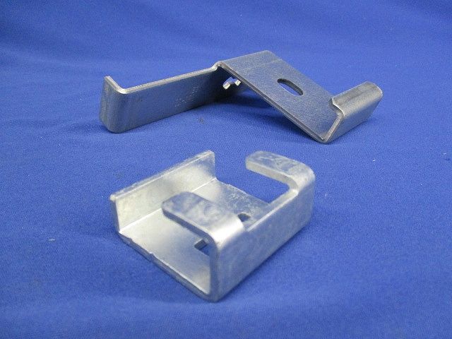  みぞ形鋼用振れ止め金具 SRタイプ 25組入 キズ 汚れ有 SD- その他 住宅設備