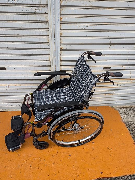 一部地域を除く レッグサポート エアタイヤ 自走式車椅子 WAVIT Plus ウェイビットプラス WAP 22 40 S km 25 1125 03