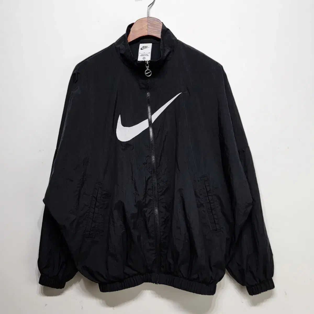 ナイキ NIKE ブラック＆ホワイト ビックスウォッシュ ウーブンウィンド 