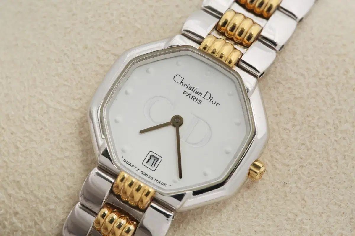  クリスチャン ディオール スノウ 白 ダイアル レディース クオーツ 腕時計(クォーツ) 腕時計(アナログ)