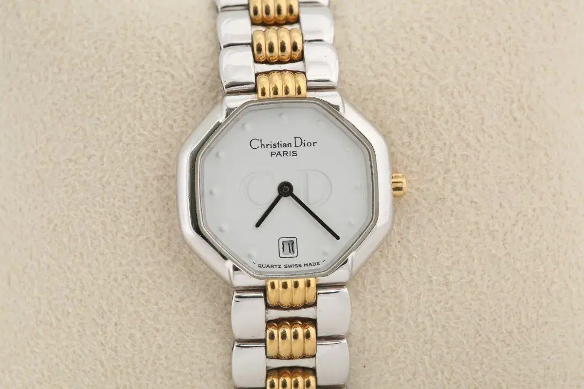 クリスチャン ディオール スノウ 白 ダイアル レディース クオーツ