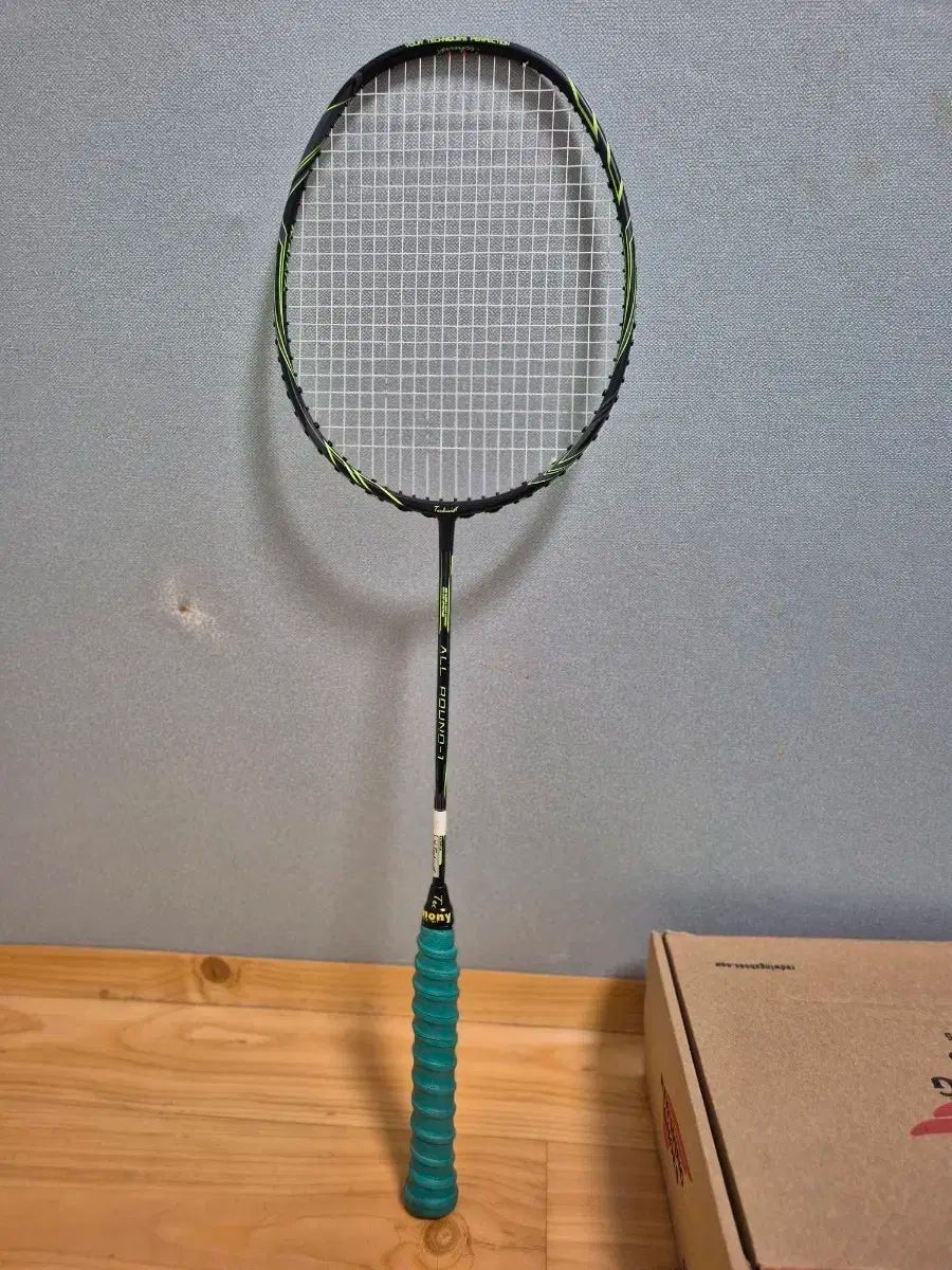 Technist オールラウンド1 バドミントン ラケット