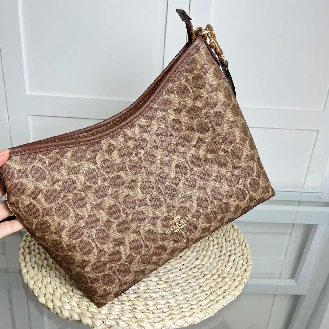 クロスボディバッグ