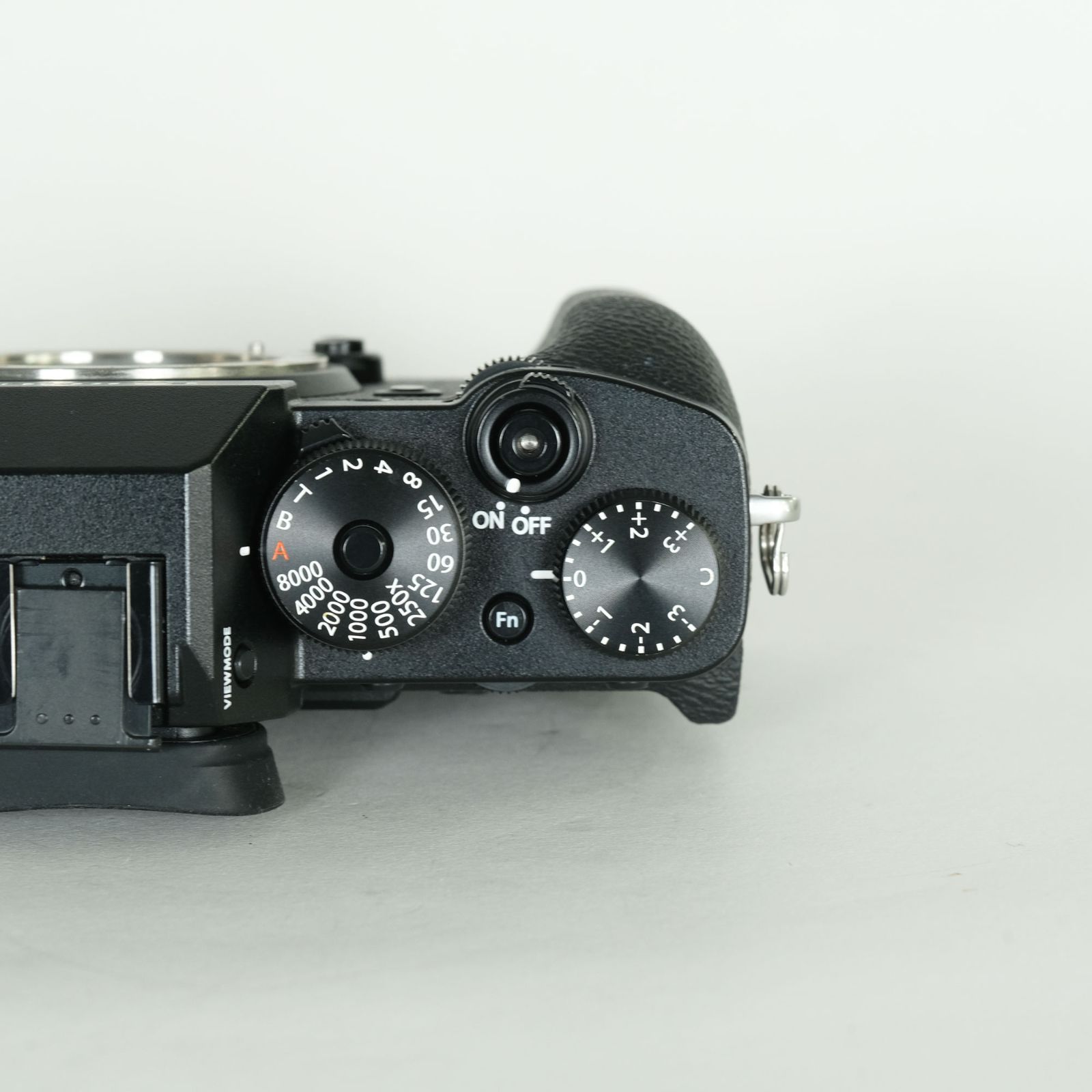 良品 | シャッター数1，563回｜別売付属品多数] FUJIFILM X100F 