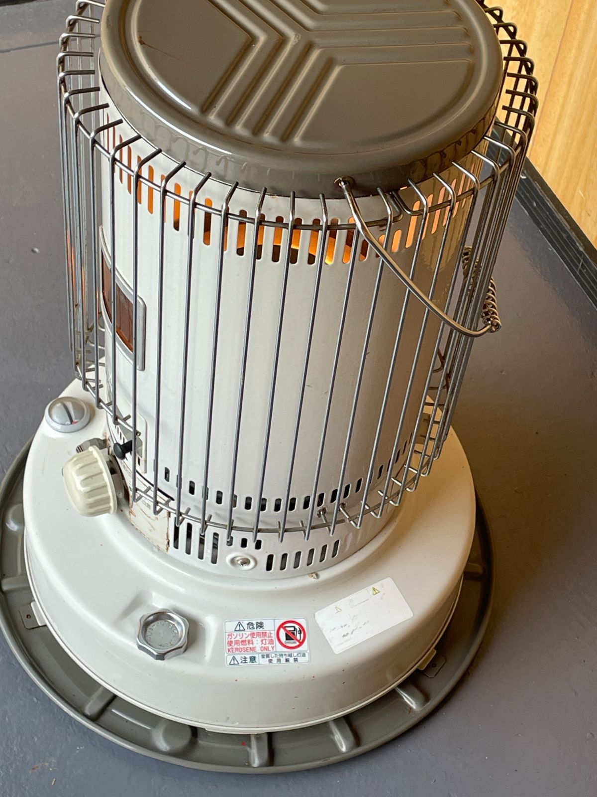 ストーブ キャンプ 対流型 トヨトミ 暖房 石油ストーブ 焼き芋 送料