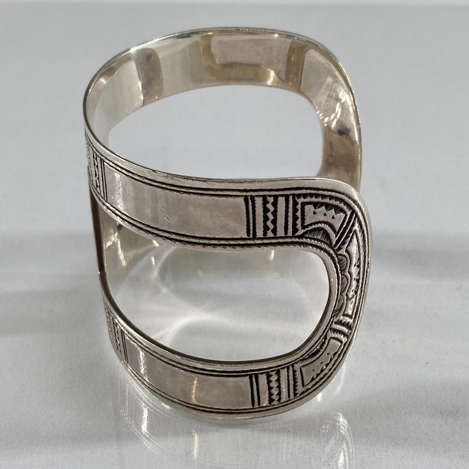 HERMES(エルメス) トゥアレグ バングルPM SV 58.8g シルバー - メルカリ