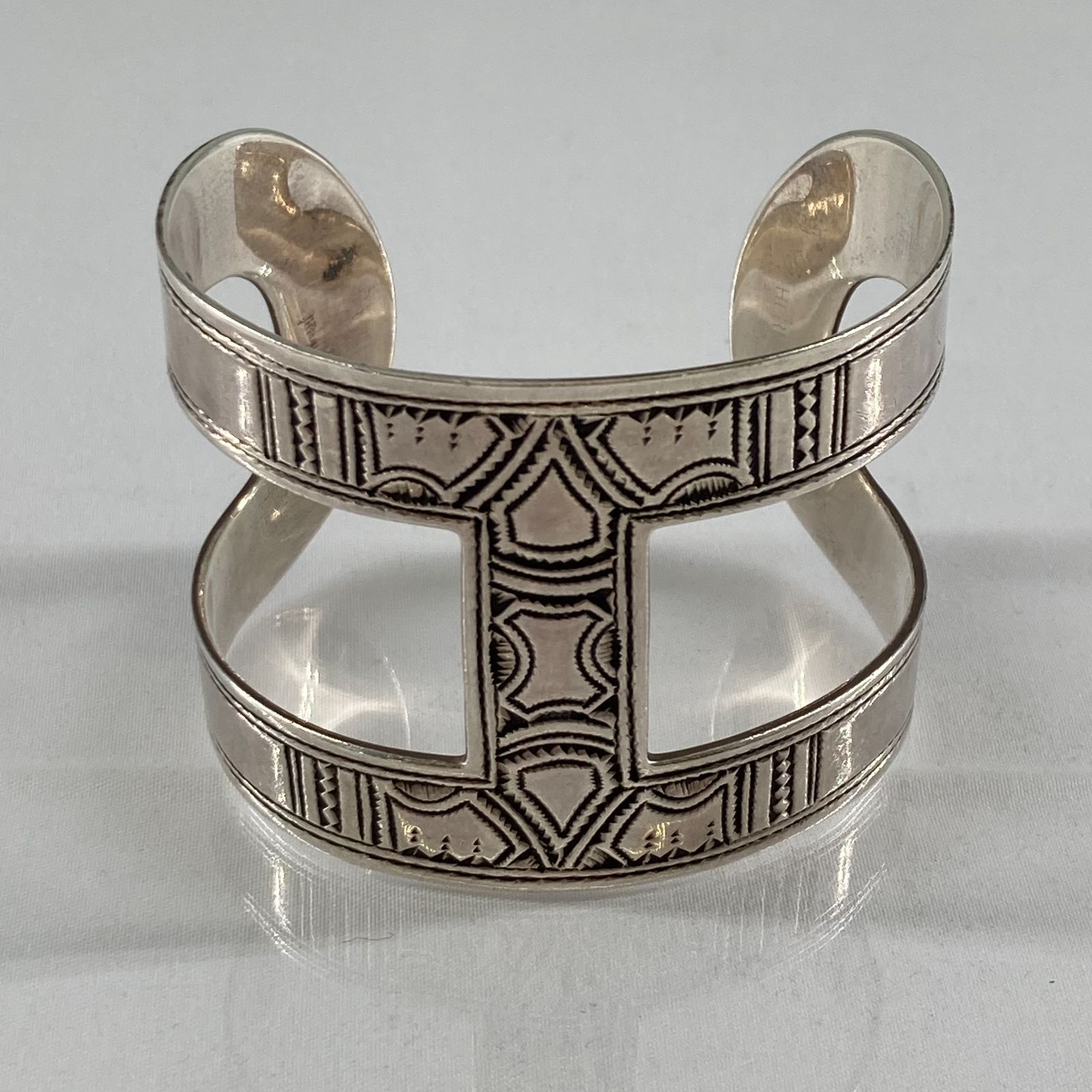 HERMES(エルメス) トゥアレグ バングルPM SV 58.8g シルバー - メルカリ