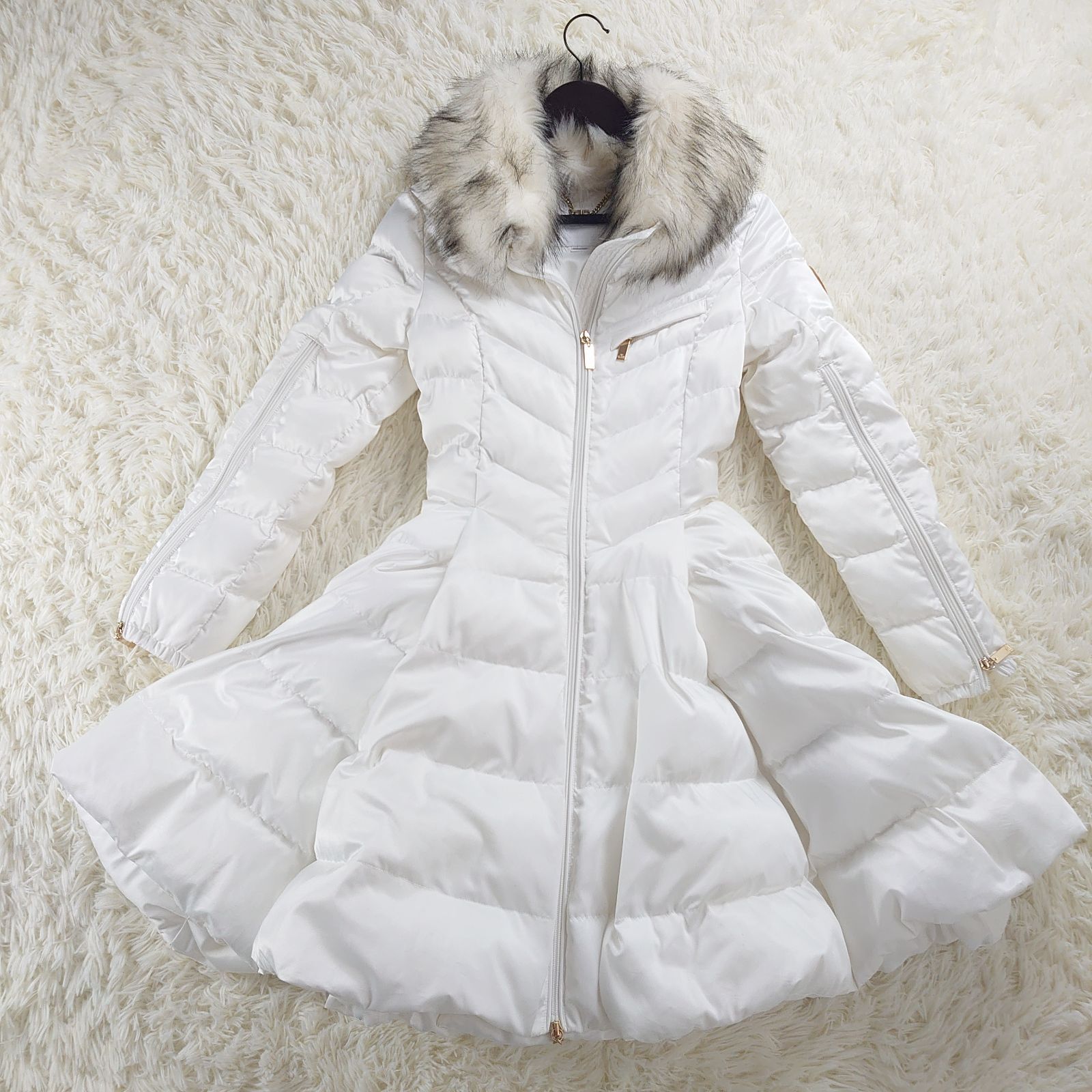 エリザベッタフランキ ダウンジャケット ELISABETTA FRANCHI サイズ38