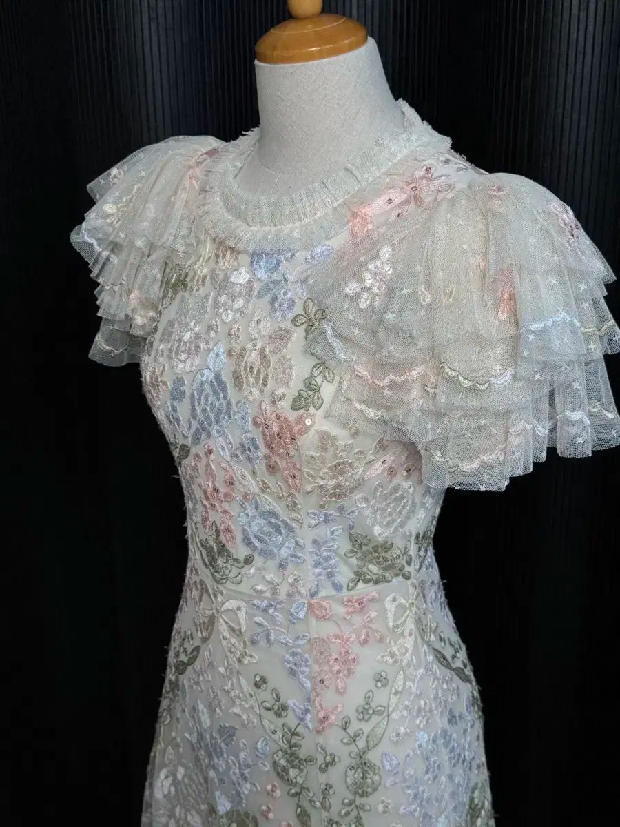 ニードルアンドスティッチ 披露宴ドレス