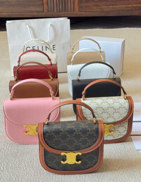 セリーヌ ショルダーバッグ 上質なモノグラムキャンバス 落ち着いた