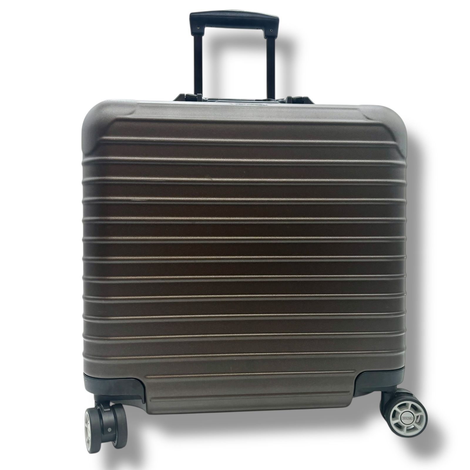 リモワ サルサ ビジネストロリー 4輪 810.40 機内持込