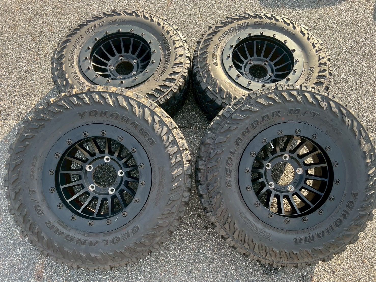 257-165-3 ソリッドレーシング タービン Z1 16インチ 8J -25 PCD150/5H