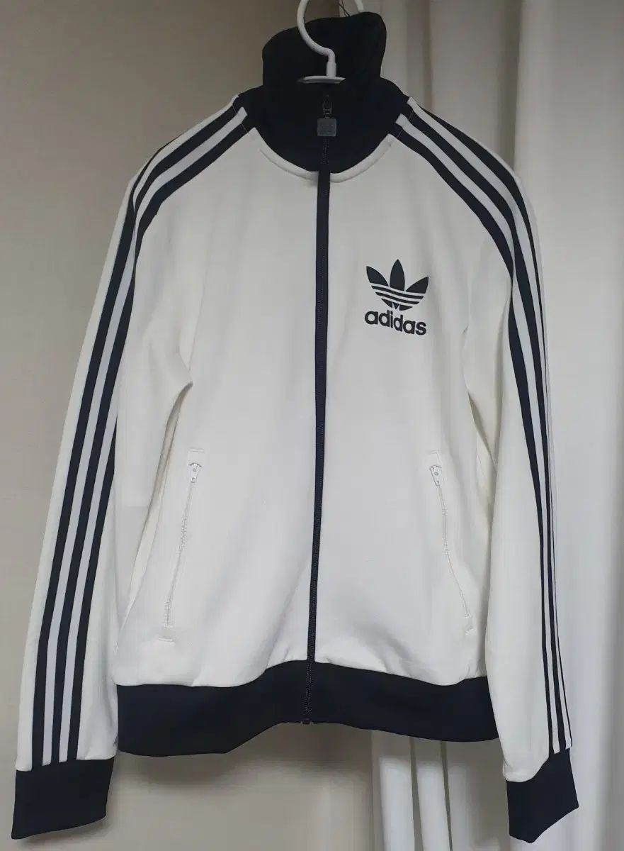 アディダス バーケンバウアー 白黒 ジャージジャケット
