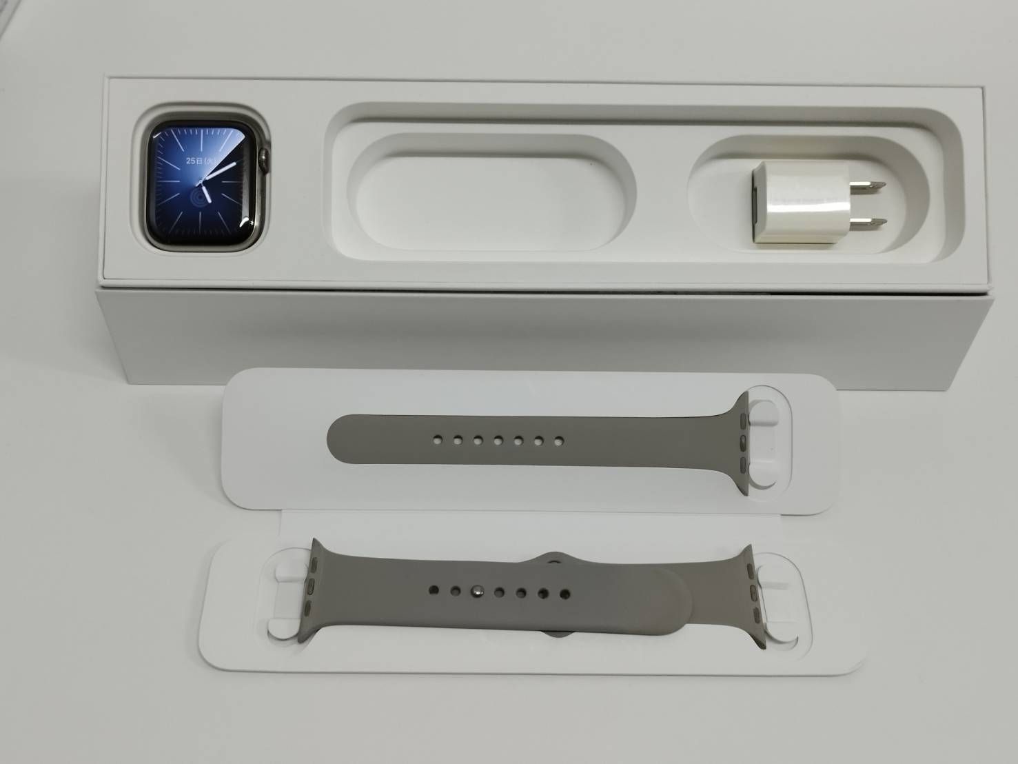 Apple Watch Edition Series 6 GPS セルラー 44 mm A 2376 チタニウム N 0 H 23 ZP