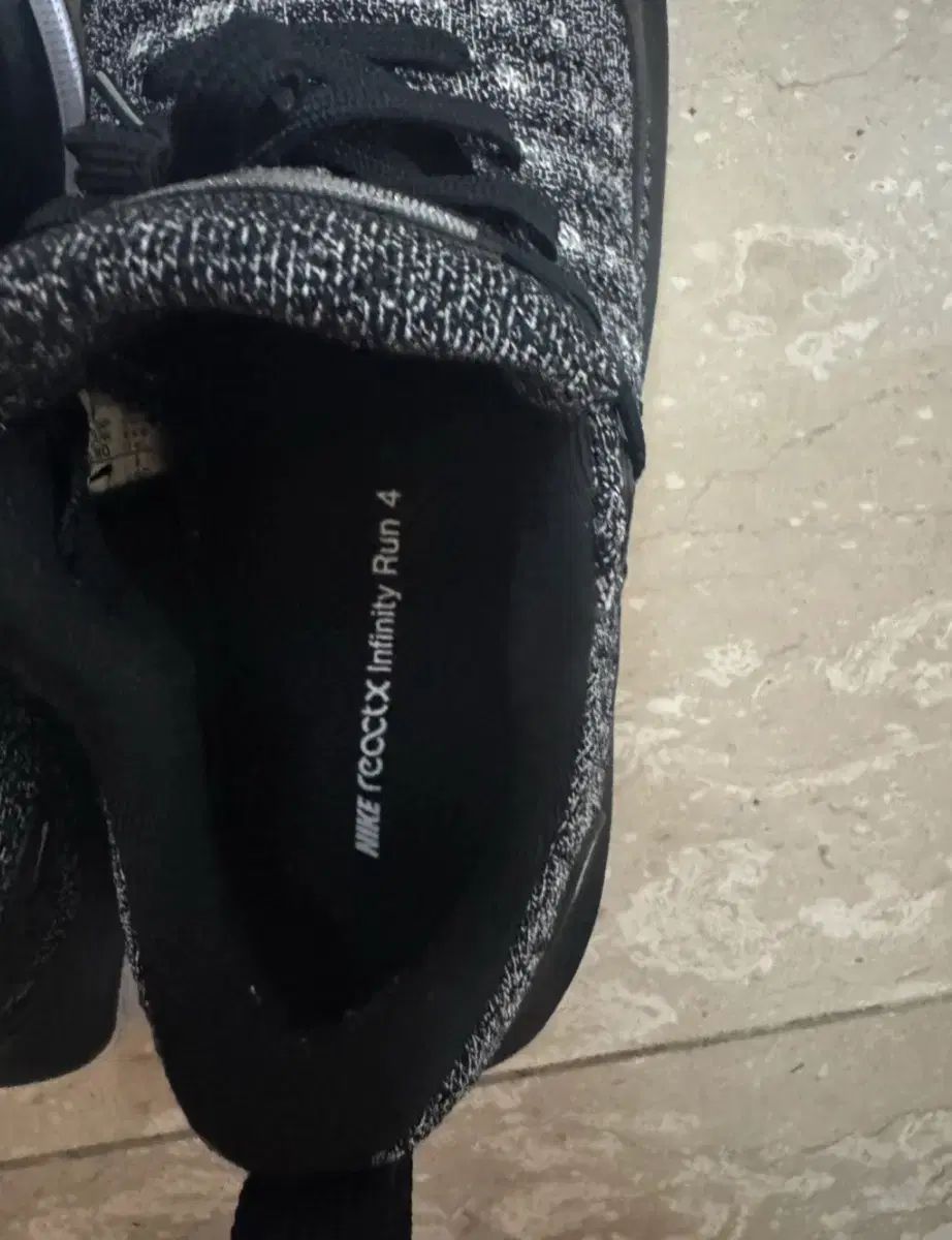 17 9 8 ナイキ インフィニティ ラン 4 ランニングシューズ