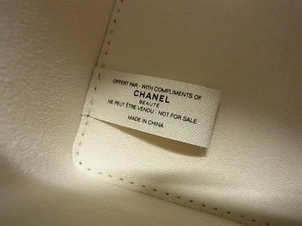  CHANEL シャネル キャンバス ポーチ マルチケース 小物入れ レディース アイボリー系×ゴールド系 FU 6835 ポーチ バッグ