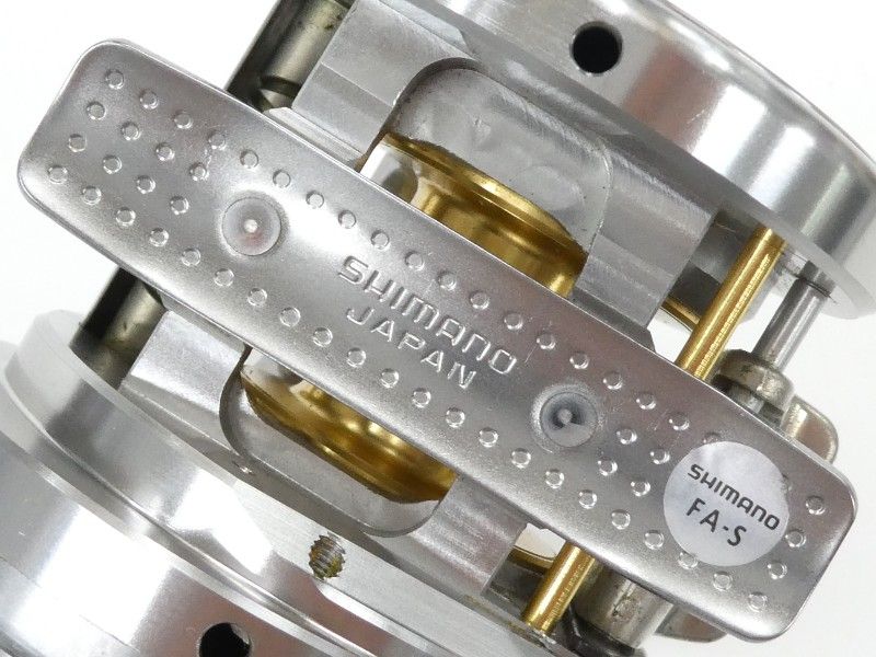 シマノ 04カルカッタコンクエスト 100DC (01-8111230030) - メルカリ