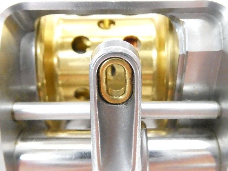 シマノ 04カルカッタコンクエスト 100DC (01-8111230030) - メルカリ