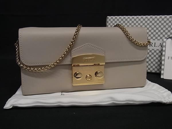 FURLA フルラ メトロポリス バイフォールド レザー チェーン クロスボディ ショルダーウォレット アイボリー系 FU 681