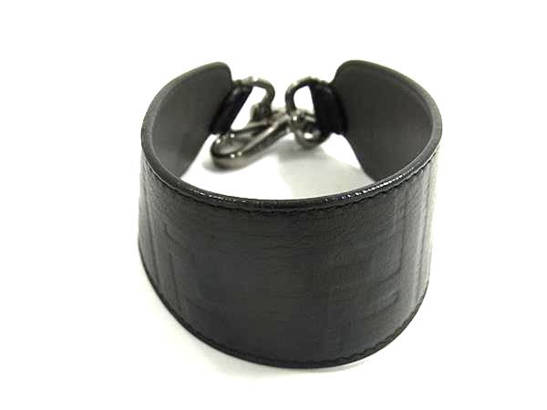 □新品同様□ FENDI フェンディ ズッカ柄 ストラップ ユー ミニ レザー