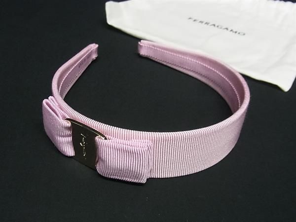 □新品同様□ Salvatore Ferragamo フェラガモ ヴァラリボン