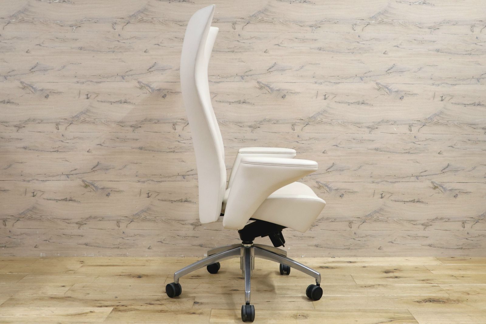  GMIK629B ITOKI イトーキ X 4 ハイバック チェア デスクチェア オフィスチェア 書斎椅子 エグゼクティブチェア 合皮 ハイクラスモダン 工場用椅子 オフィスチェア ワークチェア 椅子 チェア