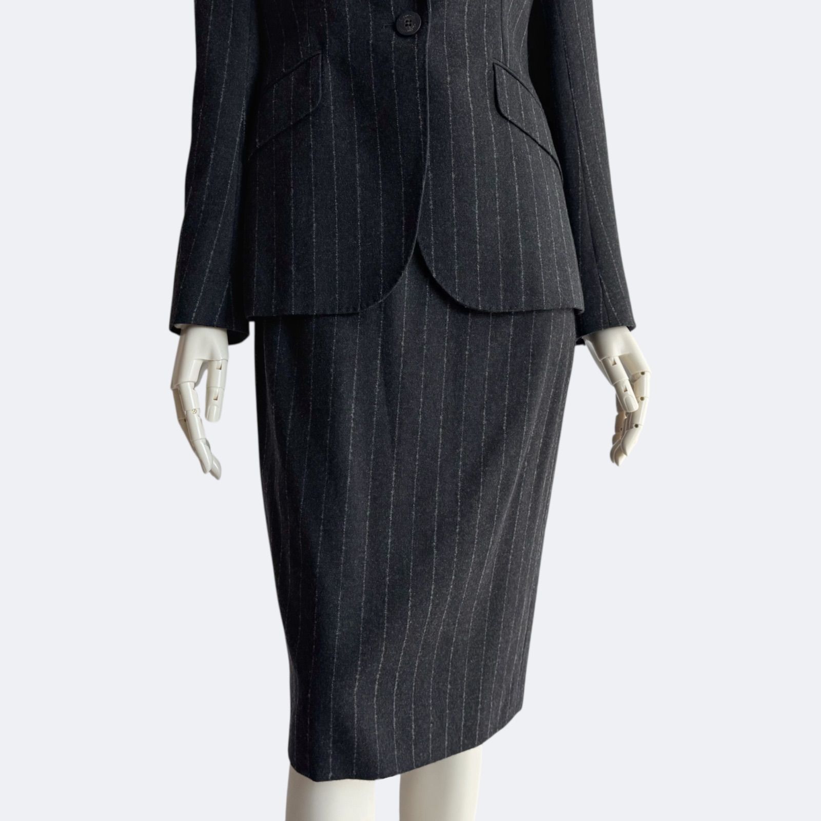 Aquascutum ウール100% ピンストライプ ショップ スーツセットアップ