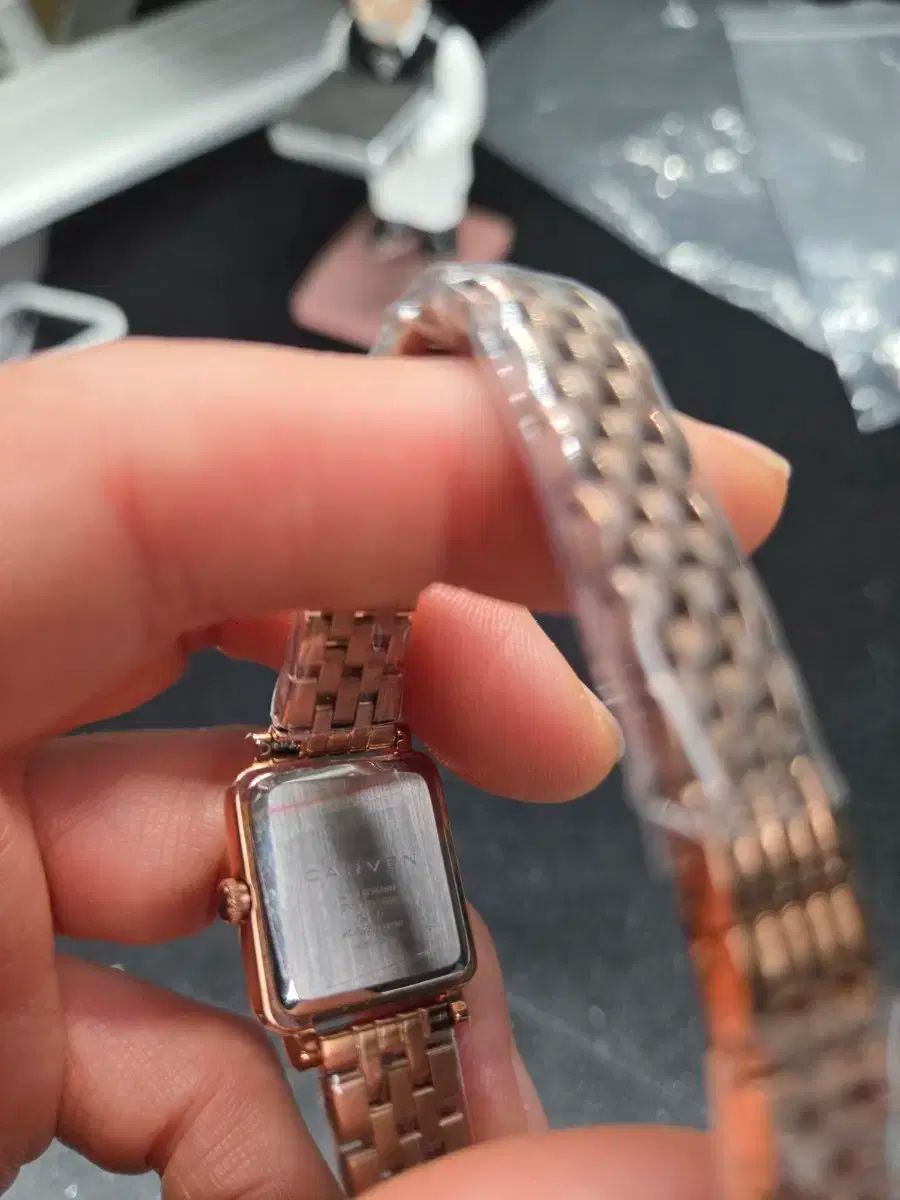  CARVEN カルバン レディース ローズゴールド スクエア メタル リストウォッチ 金属ベルト 時計