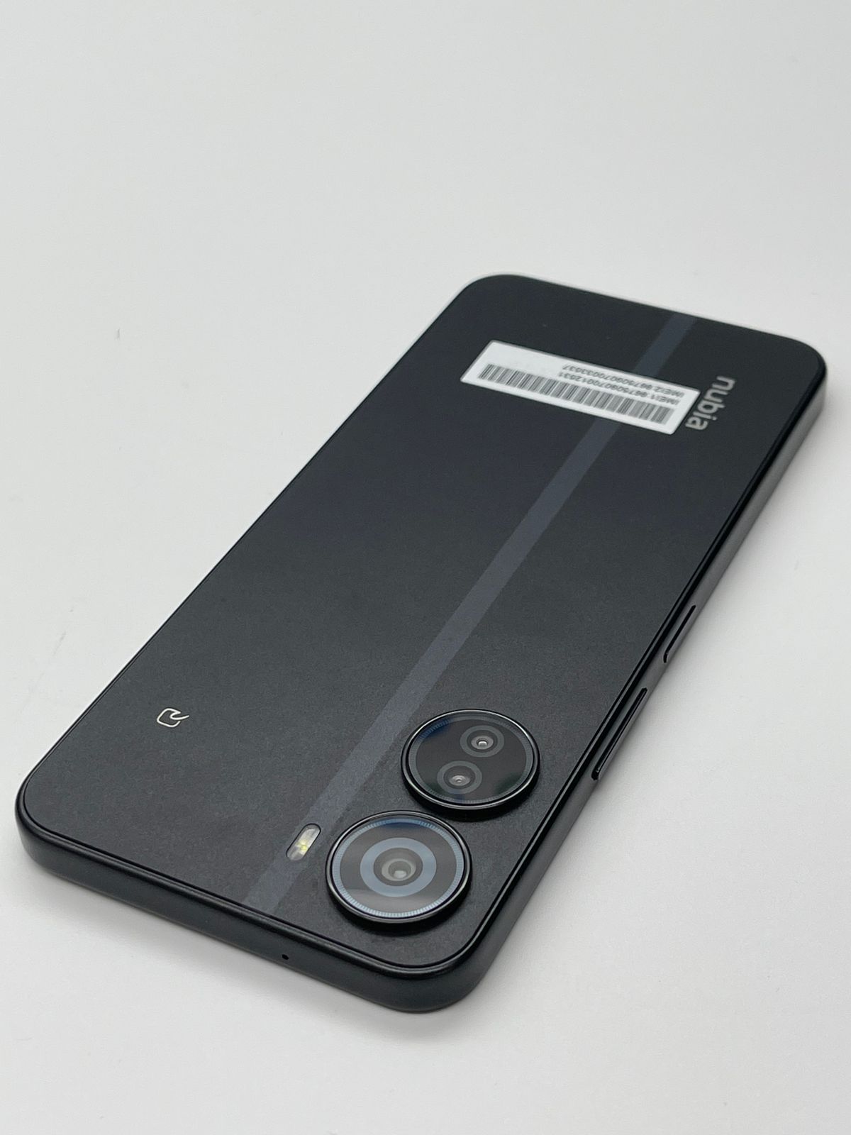 新品未開封☆ZTE nubia Ivy 128GB [simフリー]ブラック nubia Ivy 実機レビュー！使って感じたメリット・デメリットと評価