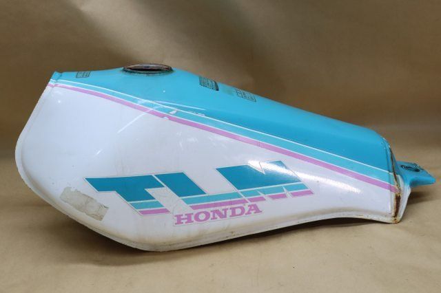 ホンダ TLM 200 R MD 15 ガソリンタンク H 379 25