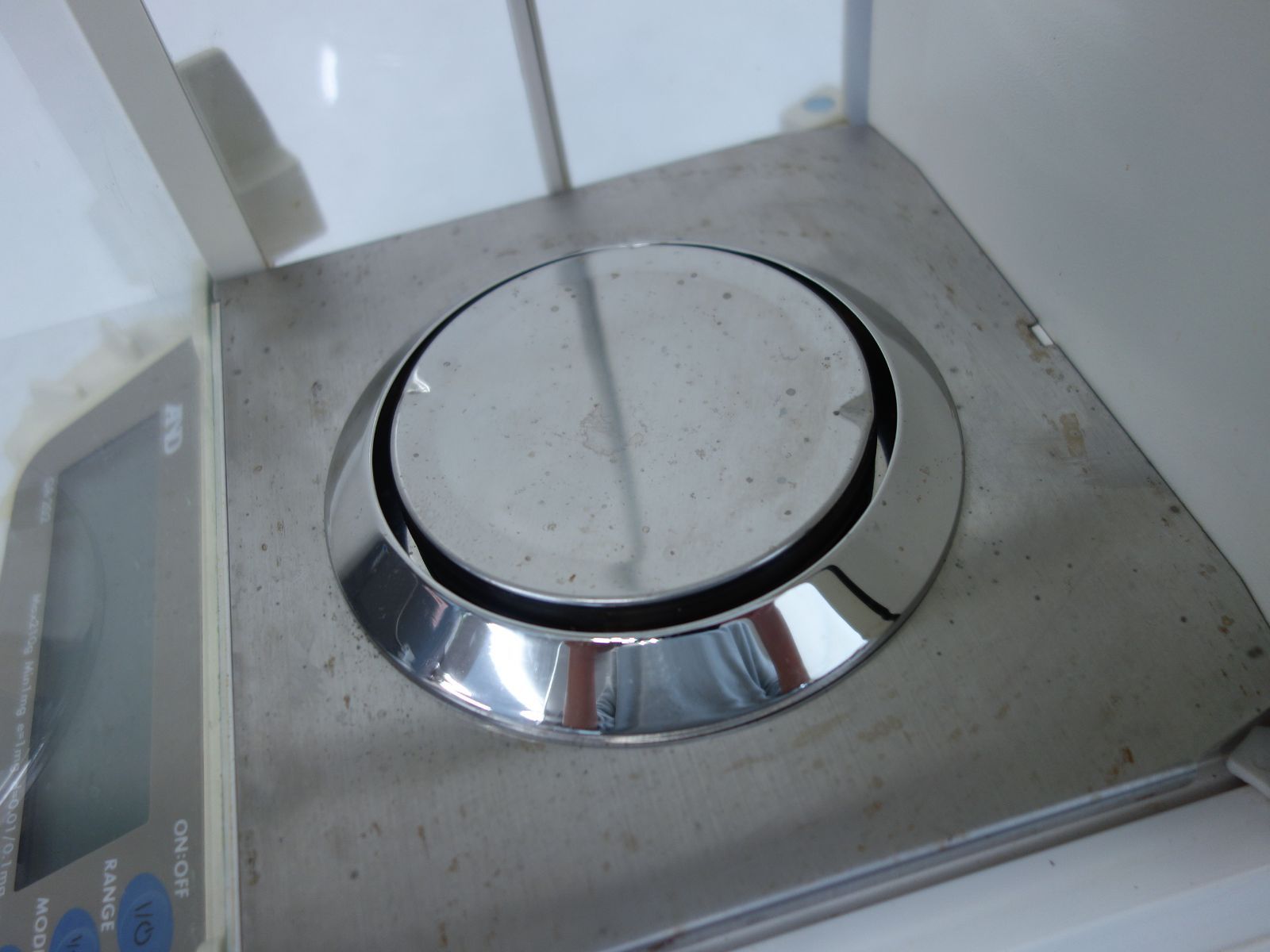 エーアンドデイ