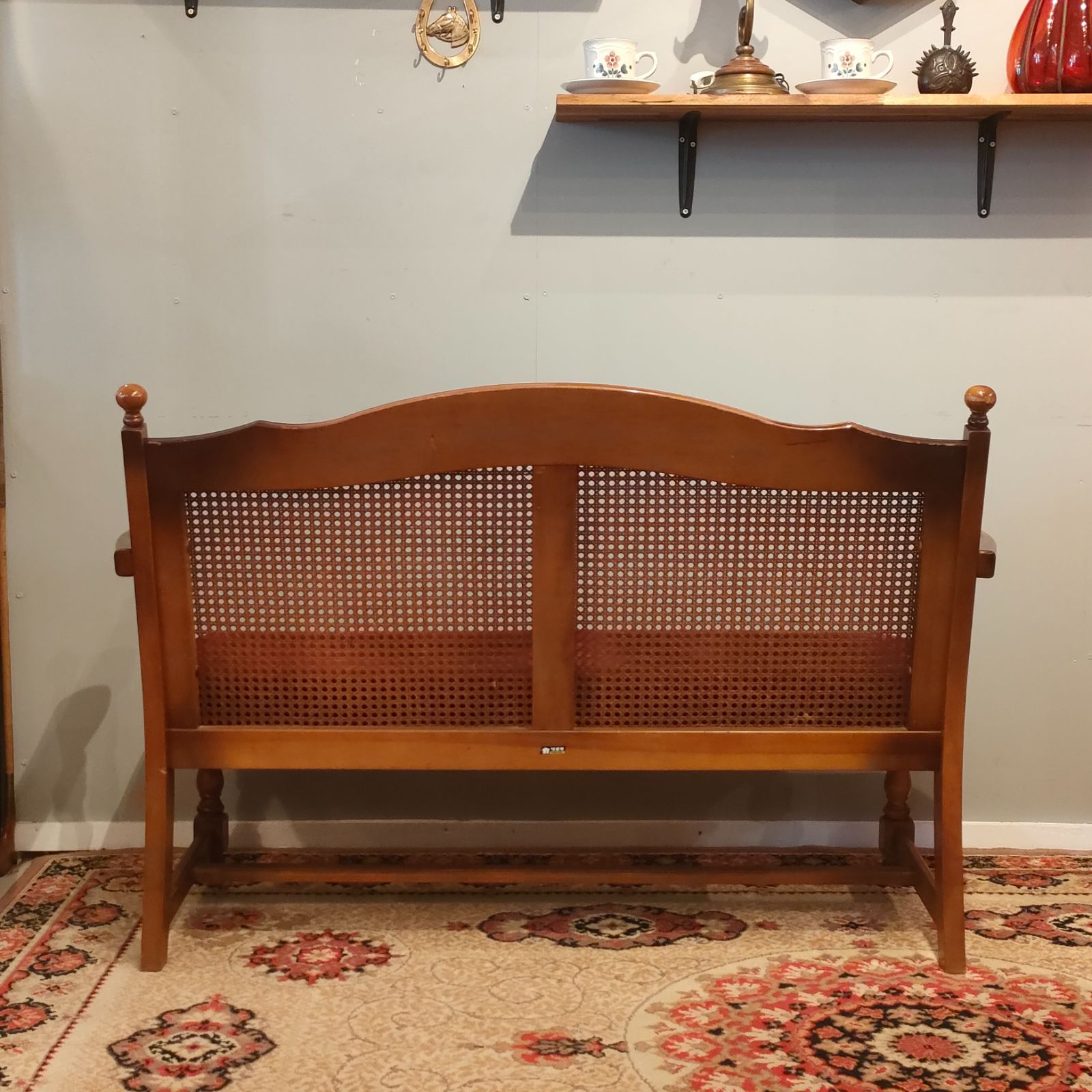 希少〉カリモク 2人掛けソファ ヴィンテージ レッド 籐張り クラシカル