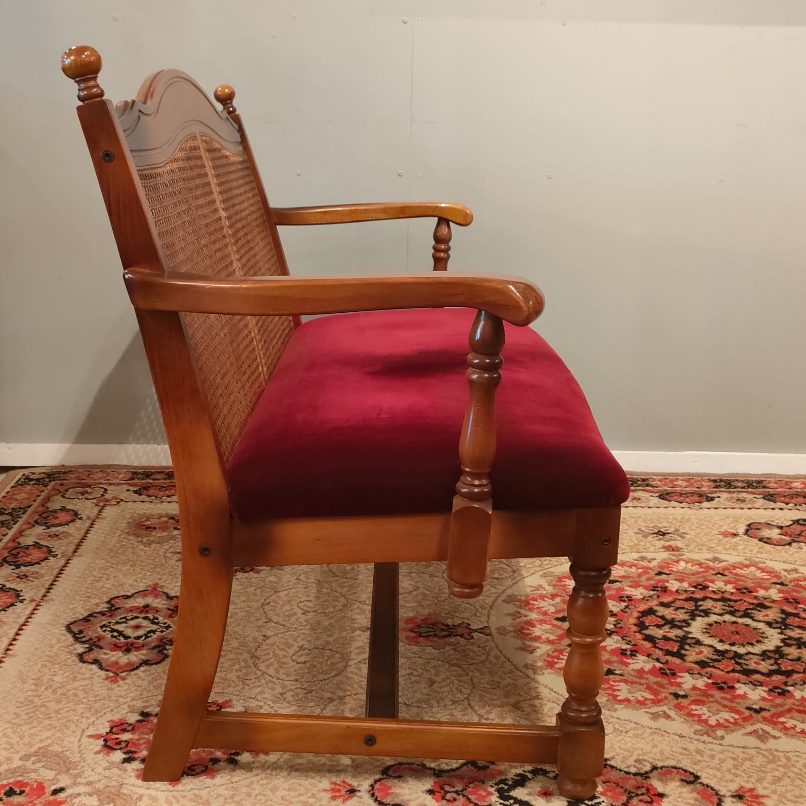 希少〉カリモク 2人掛けソファ ヴィンテージ レッド 籐張り クラシカル