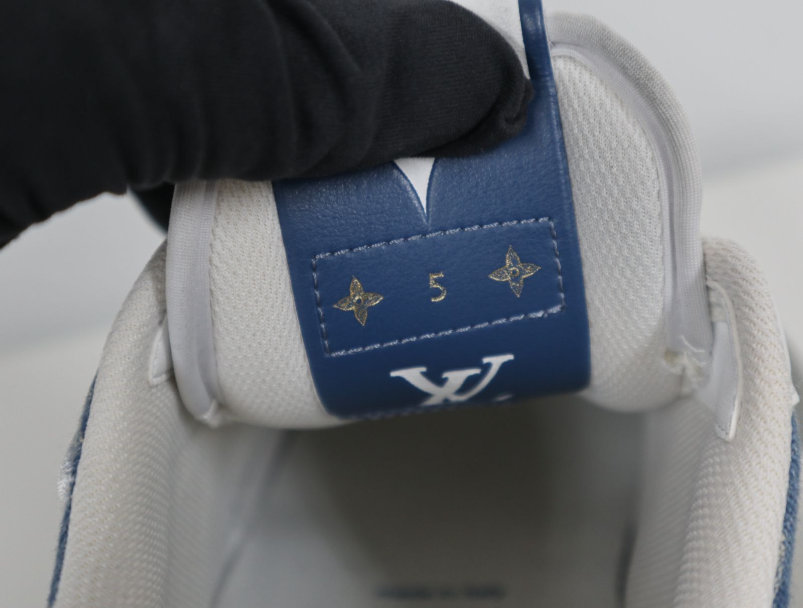 美品✨ ルイヴィトン チャーリーライン モノグラム　デニム メンズ 27cm相当 LOUIS VUITTON ルイヴィトン モノグラム チャーリーライン スニーカー