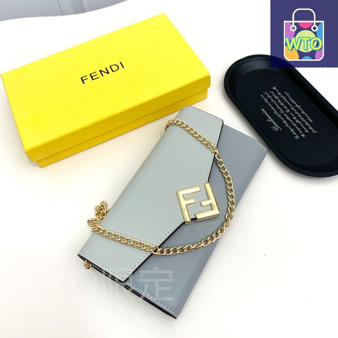 FENDI財布　海外並行輸入品　未使用、状態かなりキレイ！！　早い物勝ち！ 今日特価】Fendi フェンディ 財布シリーズ 高級輸入レザーに海外製金具