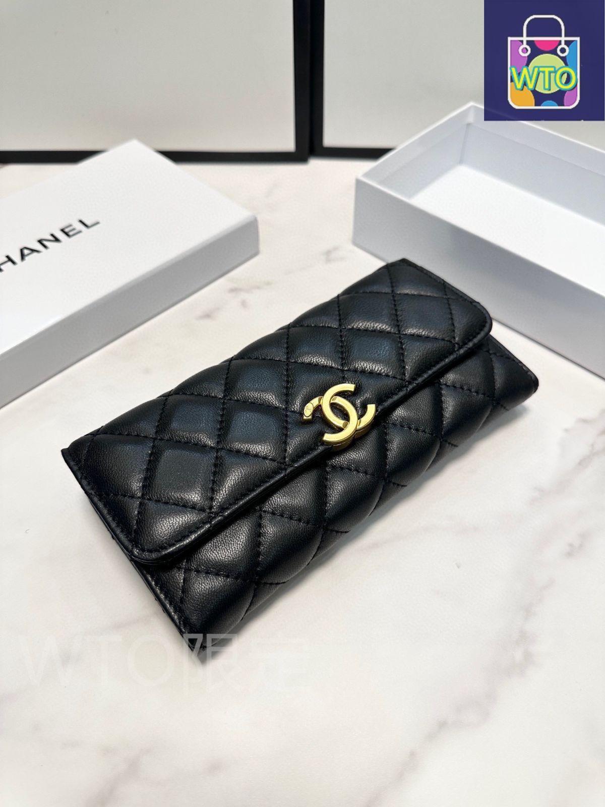 今日 Chanel シャネル シープスキンダブルフォールドウォレット 羊皮を使用したクラシックで耐久性に優れたデザイン