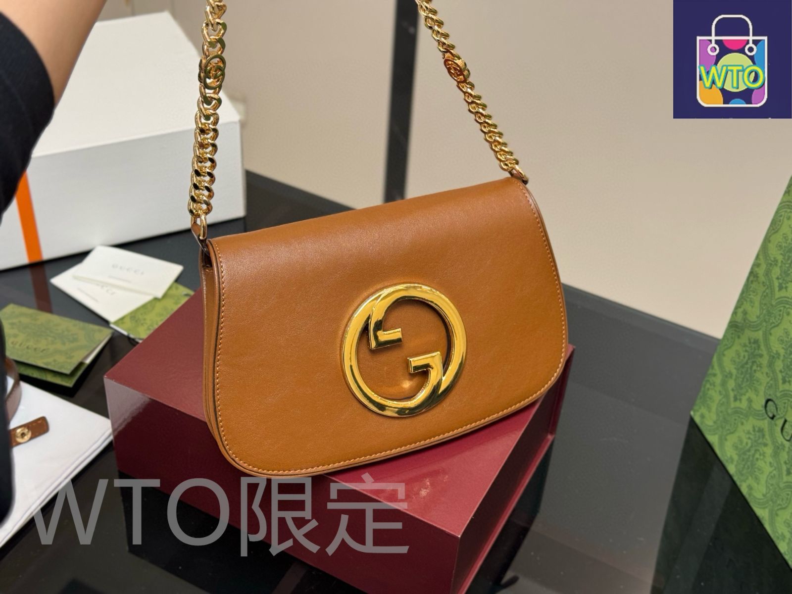 今日 Gucci グッチ ブロンディ ショルダーバッグシリーズ 魅力的な リングで斜め掛け な モデル