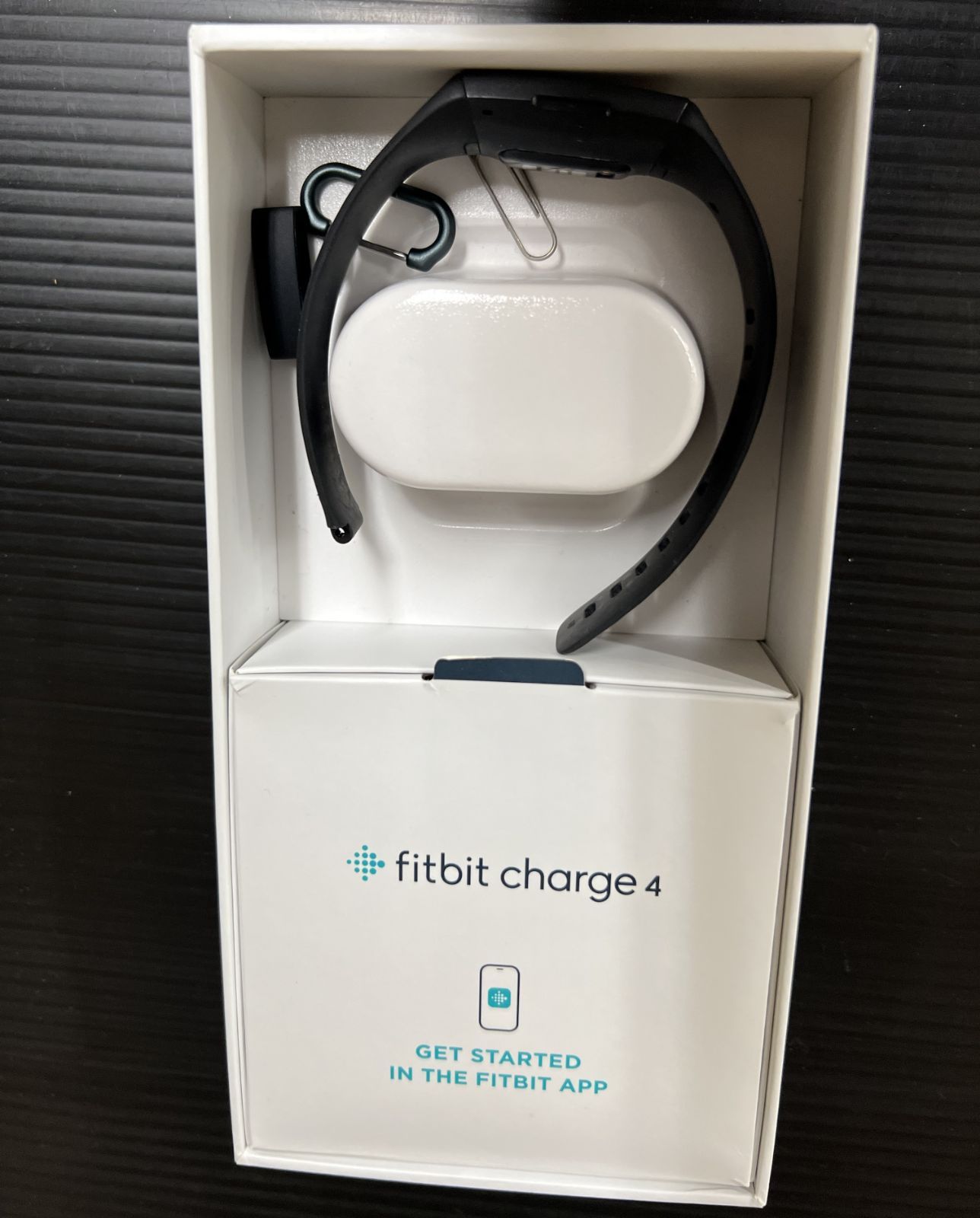 Fitbit Charge 4 GPS搭載 フィットネストラッカー スマートウオッチ ブラック