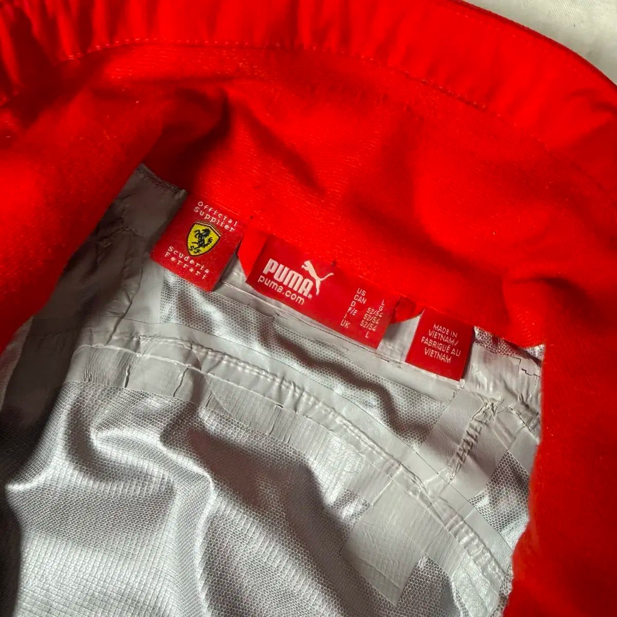 ☆新品タグ付き☆ 非売品　プーマ　フェラーリ　ハーフジップ　ジャケット　F1 Puma x スクーデリア・フェラーリ® F1 チーム リバーシブルジャケット
