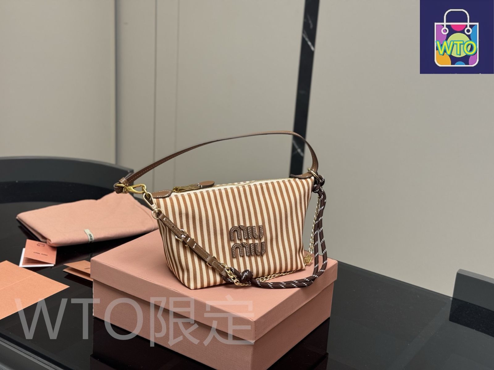 今日特価】Miu Miu ミュウミュウ キャンバス ランチボックスバッグ