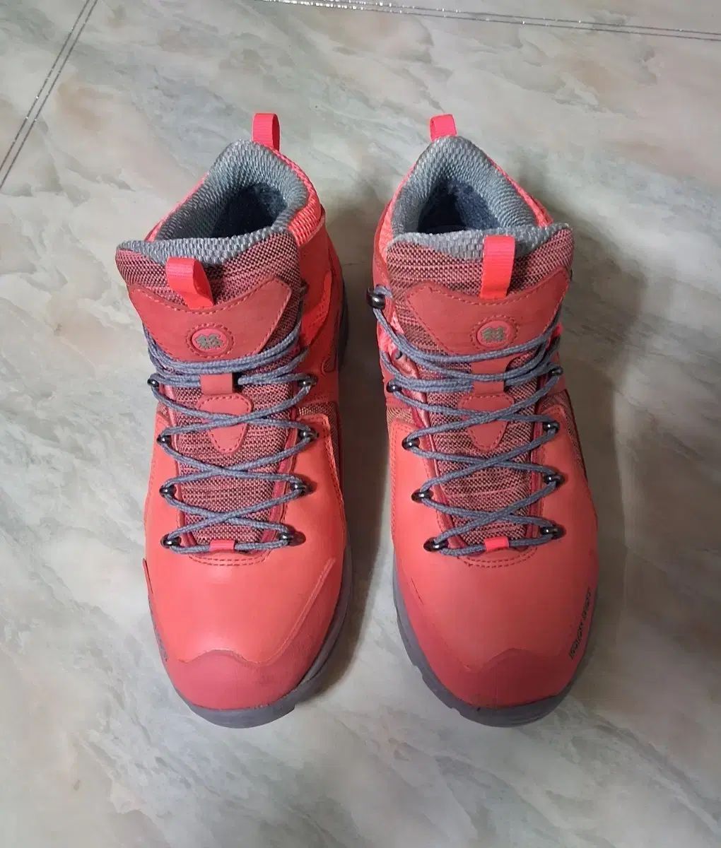 コーロンスポーツ ゴアテックス トレッキングシューズ 250